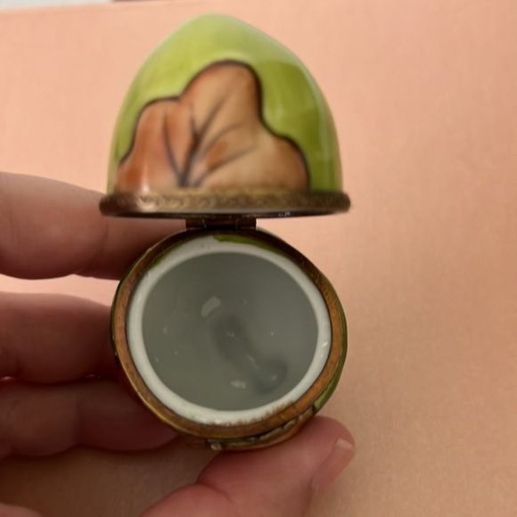 Limoges Acorn Ladybug w Leaf Peint Main Trinket Pill Box - Picture 12 of 12